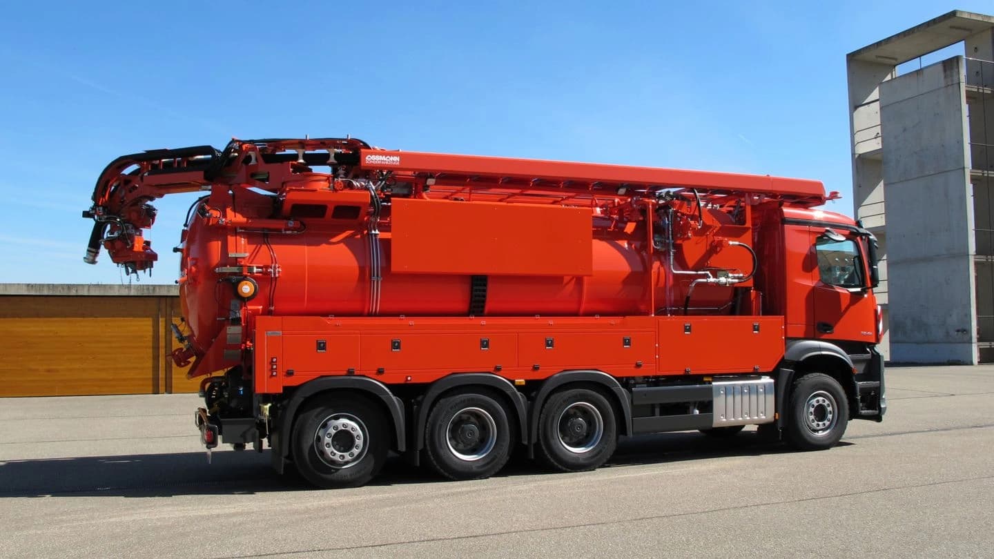 Pojazdy dwufunkcyjne ssąco-płuczące thumbnail 6