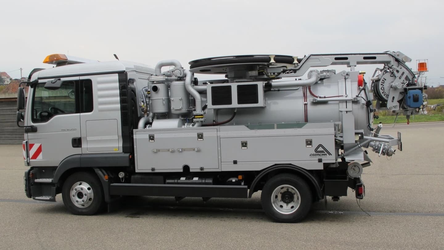 Pojazdy ssące do przewozu materiałów niebezpiecznych thumbnail 2